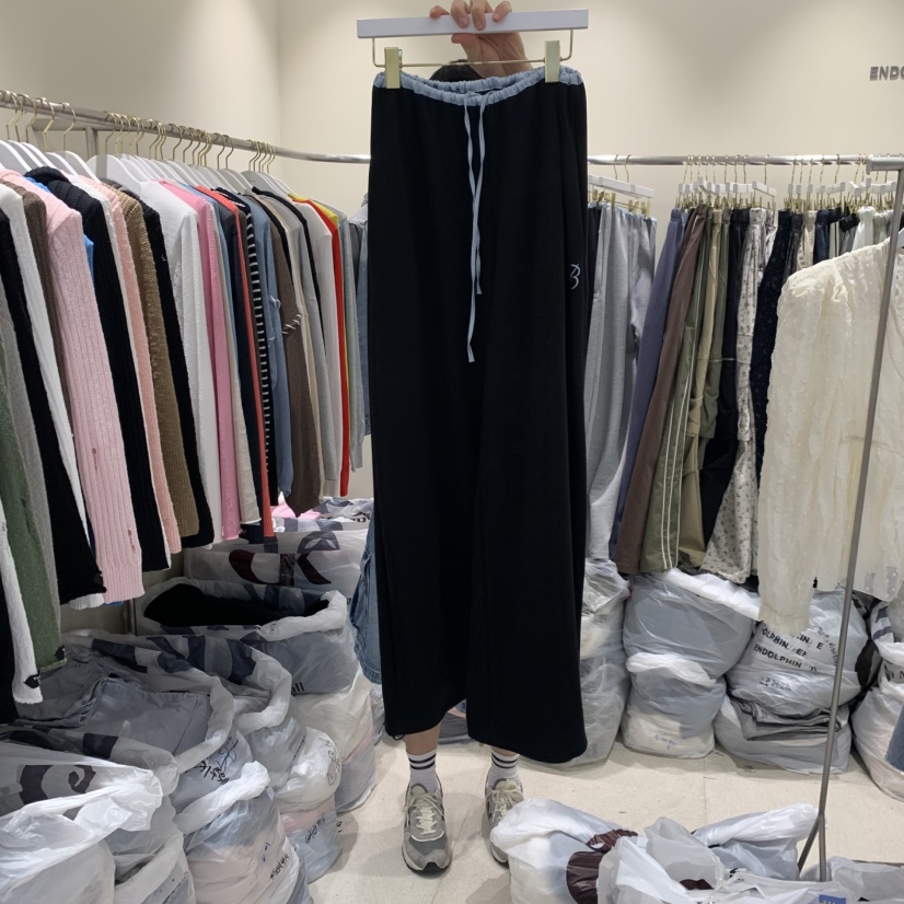 ENDOLPHIN東大門實拍女裝新品時尚真品推薦熱賣休閑褲刺繡ENDOLPHIN休閑褲圖色3黑