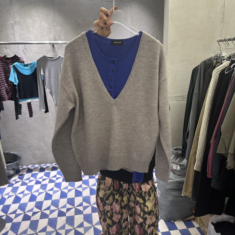 AMOUR韓國直郵女士新品時尚真品熱賣休閑推薦針織衫不含內搭AMOUR針織衫圖色1