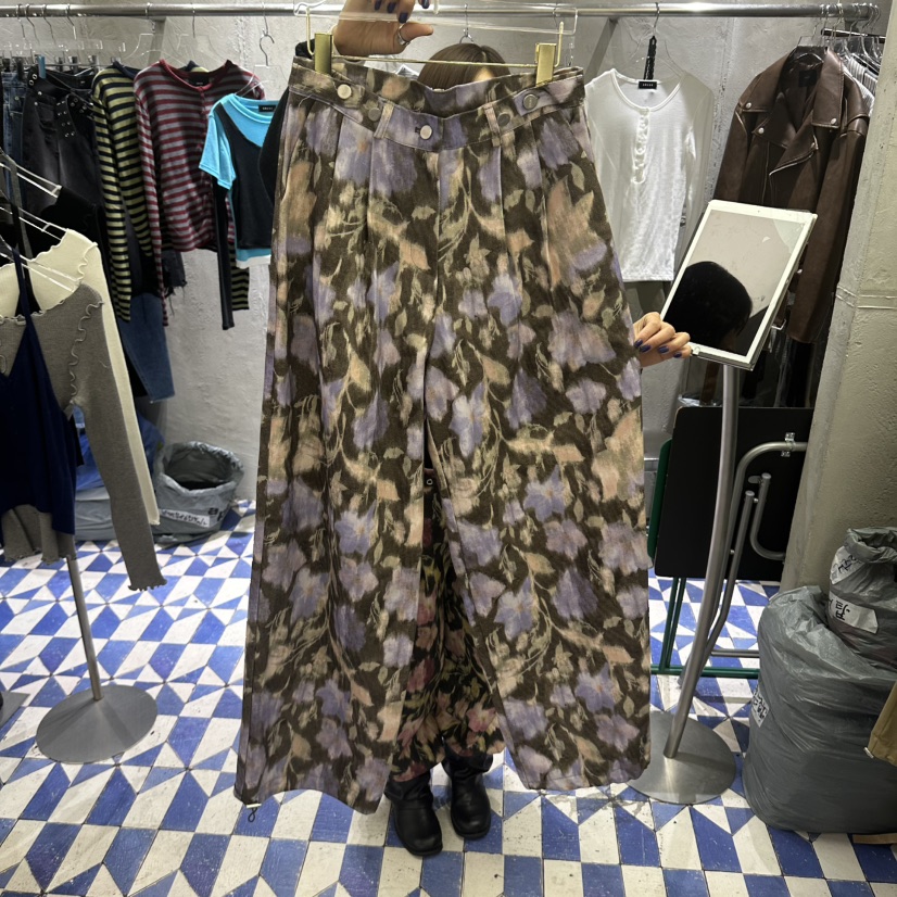 AMOUR韓國代購女裝新品職業真品時尚熱賣人氣休閑褲花朵紐扣AMOUR休閑褲圖色2