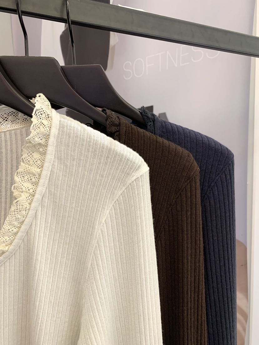 SOFTNESS韓國代購女裝新款推薦休閑真品時尚長袖T恤U領蕾絲Softness/Cosmic長袖T恤