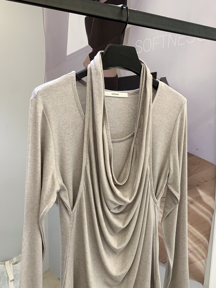 SOFTNESS東大門實拍女裝新品推薦真品熱賣人氣長袖T恤假兩件Softness/Cosmic長袖T恤
