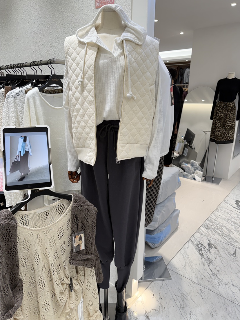 RUNWAY-런웨이韓國直郵女士新品真品人氣時尚熱賣馬甲絎縫RUNWAY馬甲