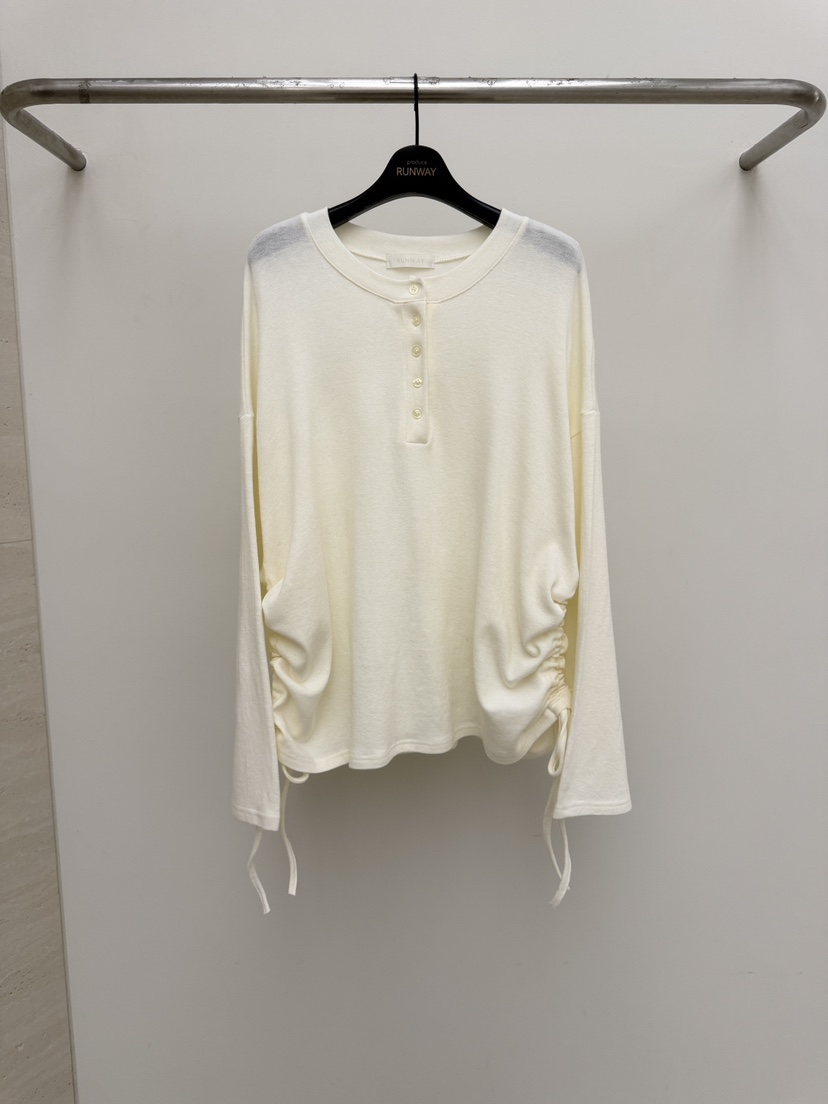 RUNWAY-런웨이韓國直郵女士新品真品時尚熱賣休閑長袖T恤RUNWAY長袖T恤圖色1