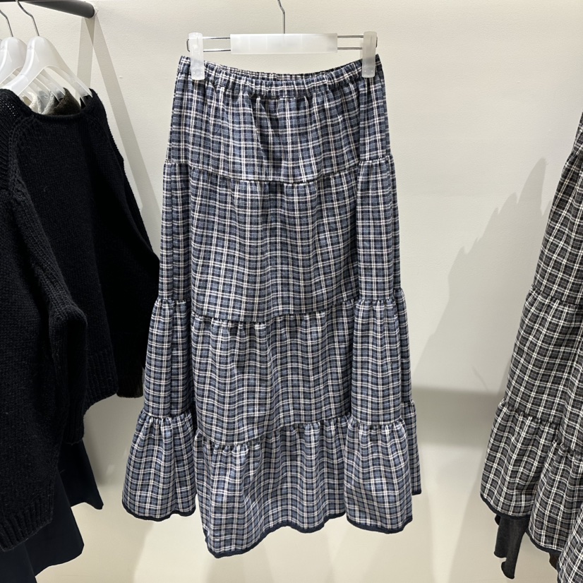 LOW MOMENT東大門實拍女士新品熱賣推薦時尚真品人氣長裙LOW MOMENT長裙