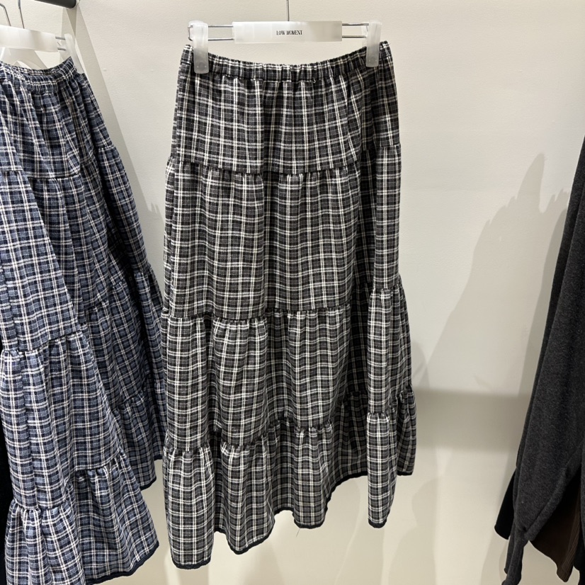 LOW MOMENT東大門實拍女士新品熱賣推薦時尚真品人氣長裙LOW MOMENT長裙圖色2