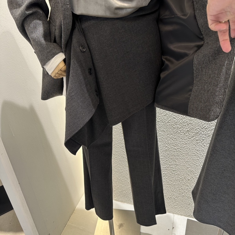 BLUEI-D/N SHARP韓國代購女裝新品休閑人氣熱賣推薦裙褲Blue i-d/N SHARP裙褲圖色1灰色