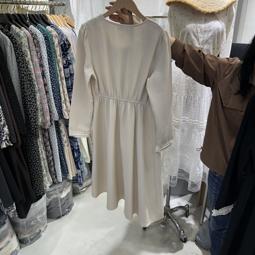 BIKINI韓國直郵女裝新品時尚真品熱賣推薦連衣裙不含配飾BIKINI連衣裙