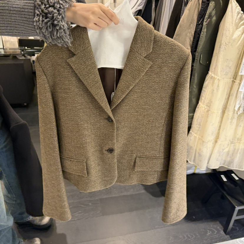 MORE THAN YESTERDAY/LOVE YOU SO MUCH東大門實拍女裝新品真品夾克MORE THAN YESTERDAY夾克圖色1