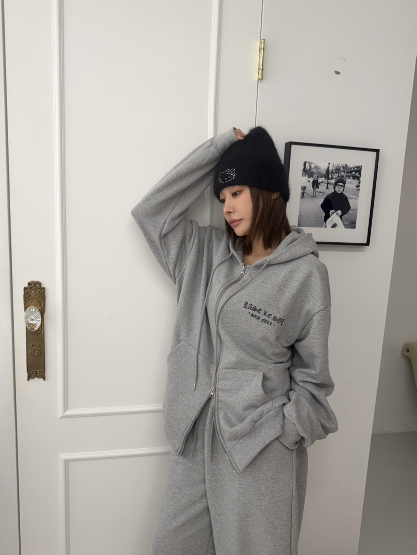 ODD FOCOUS東大門實拍女裝新款推薦人氣衛衣連帽拉鏈衫圓領ODD FOCOUS衛衣
