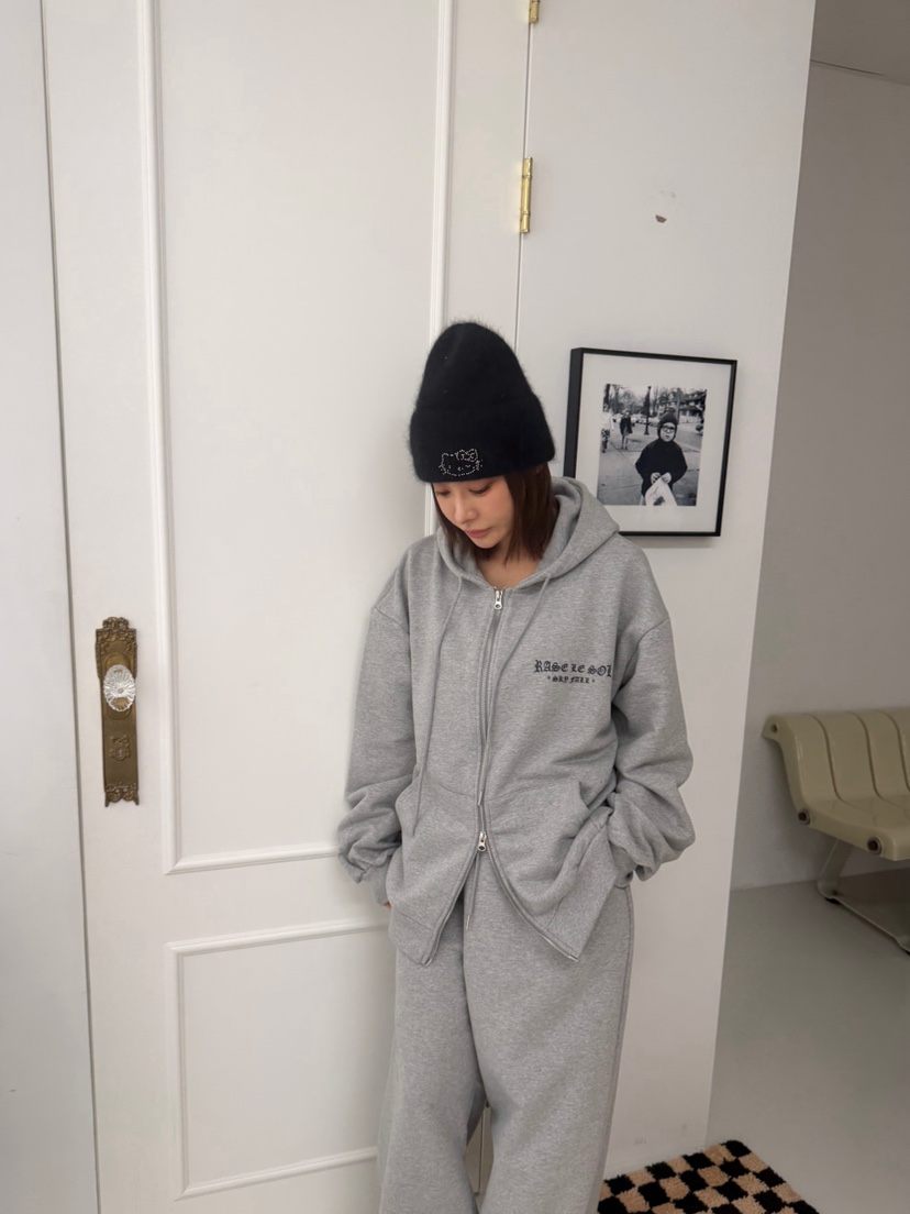ODD FOCOUS東大門實拍女裝新款推薦人氣衛衣連帽拉鏈衫圓領ODD FOCOUS衛衣