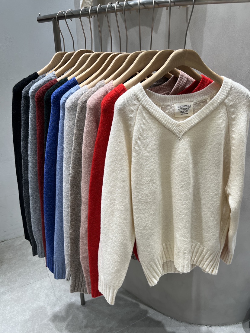 EVERCOMMERCE METICULOUSLY DESIGNED東大門實拍女士新品時尚針織衫EVERCOMMERCE METICULOUSLY DESIGNED針織衫