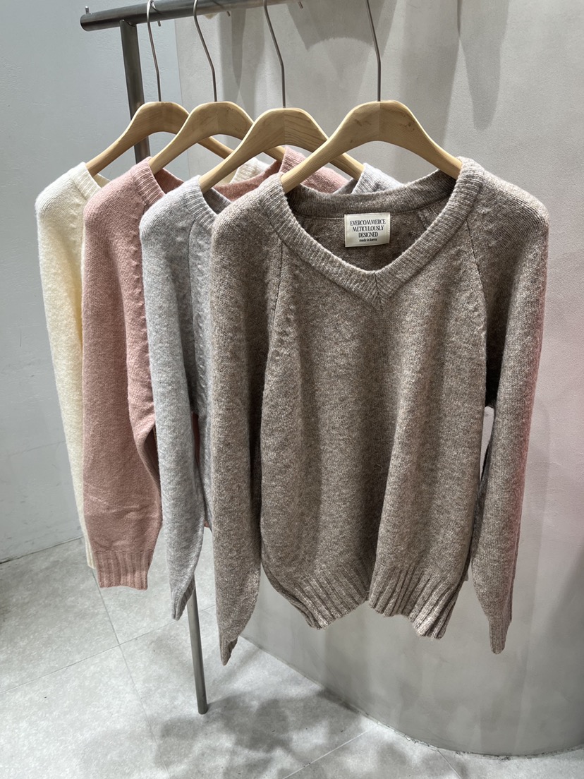 EVERCOMMERCE METICULOUSLY DESIGNED東大門實拍女士新品時尚針織衫EVERCOMMERCE METICULOUSLY DESIGNED針織衫