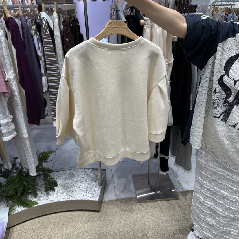 VIRUS東大門實拍女裝新品人氣休閑時尚真品衛衣不含項鏈蓬松VIRUS衛衣