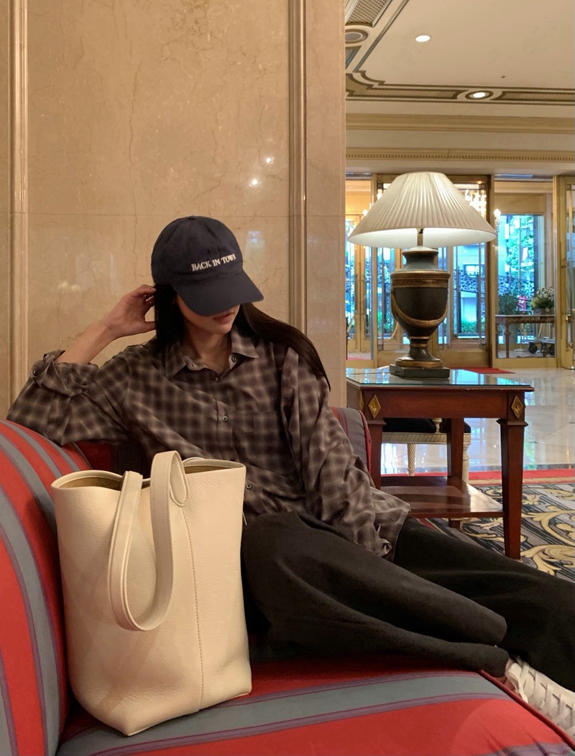 空東大門實拍女士新品推薦熱賣真品時尚休閑襯衫蕾絲衫格紋COURGETTE襯衫/蕾絲衫