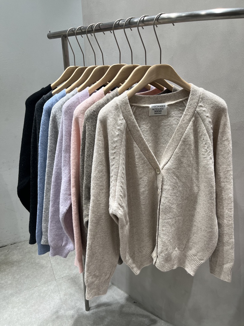 EVERCOMMERCE METICULOUSLY DESIGNED東大門直郵女士新品真品開衫棉質開衫EVERCOMMERCE METICULOUSLY DESIGNED開衫