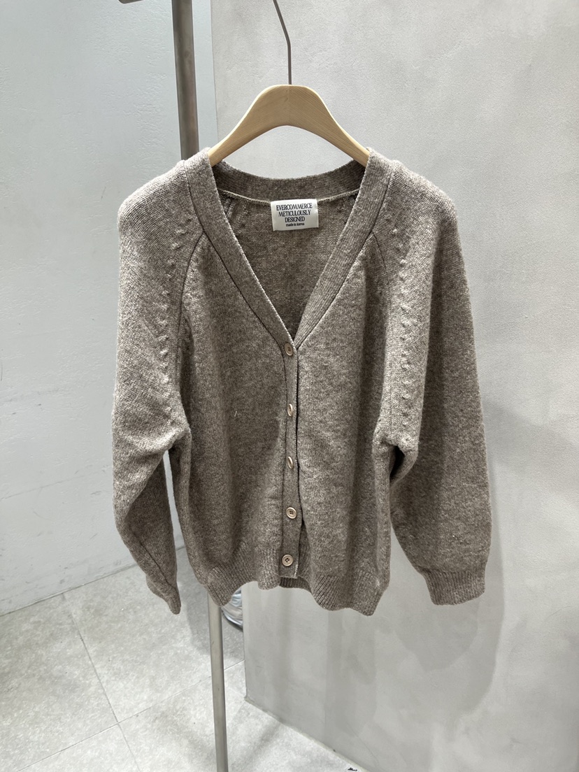 EVERCOMMERCE METICULOUSLY DESIGNED東大門直郵女士新品真品開衫棉質開衫EVERCOMMERCE METICULOUSLY DESIGNED開衫圖色2
