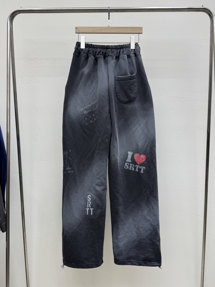 S.R.T.T.韓國代購女裝新品推薦時尚熱賣休閑褲印花連帽S.R.T.T.休閑褲
