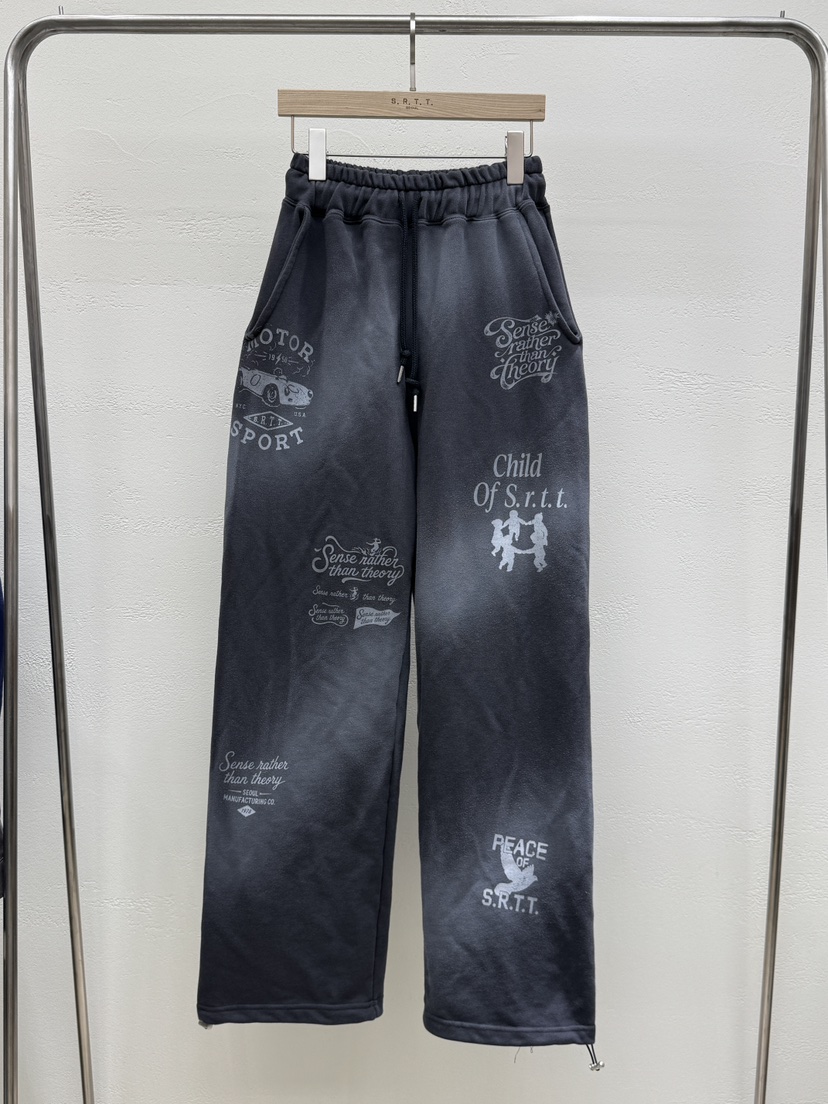 S.R.T.T.韓國代購女裝新品推薦時尚熱賣休閑褲印花連帽S.R.T.T.休閑褲圖色1墨