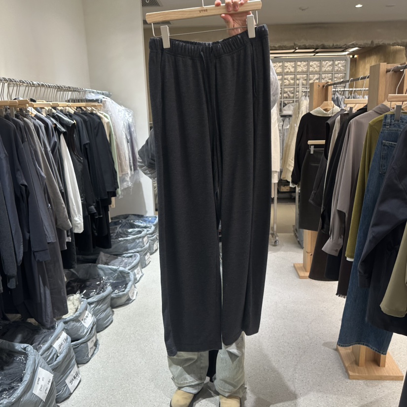 UTRE東大門實拍女士新品推薦休閑真品熱賣人氣時尚休閑褲UTRE休閑褲圖色2墨色