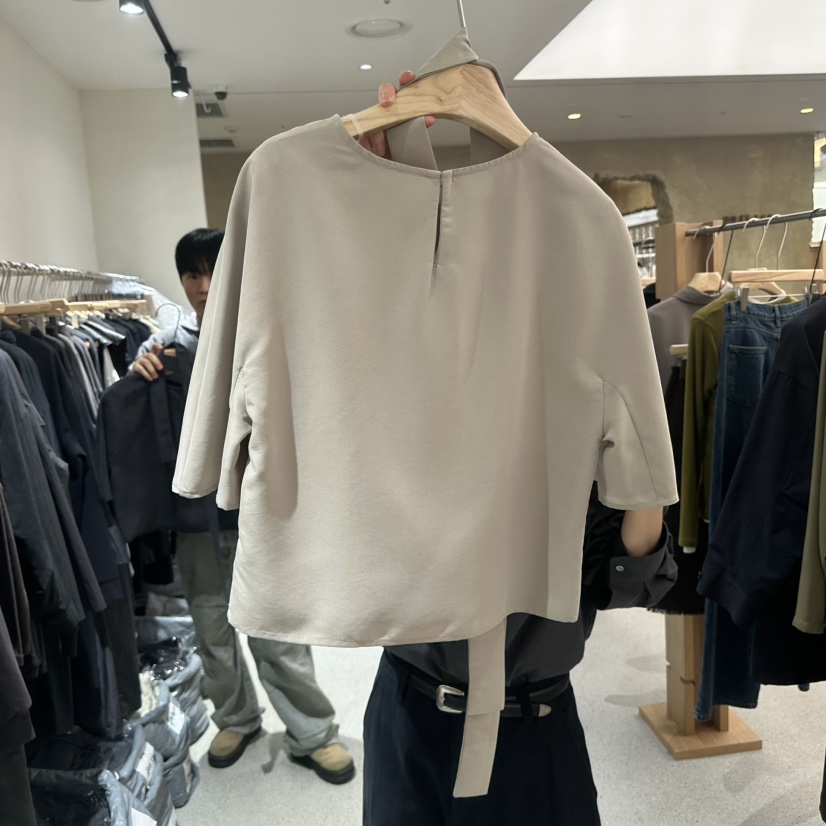UTRE東大門代購女裝新品時尚真品人氣襯衫蕾絲衫含腰帶蓬松UTRE襯衫/蕾絲衫