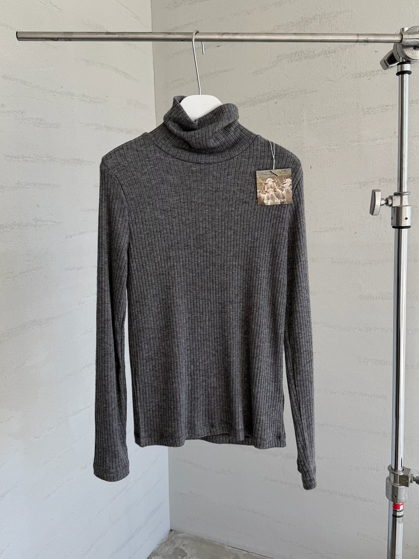 URBANE cloth東大門直郵女士新款真品人氣休閑長袖T恤高領URBANE cloth長袖T恤圖色2