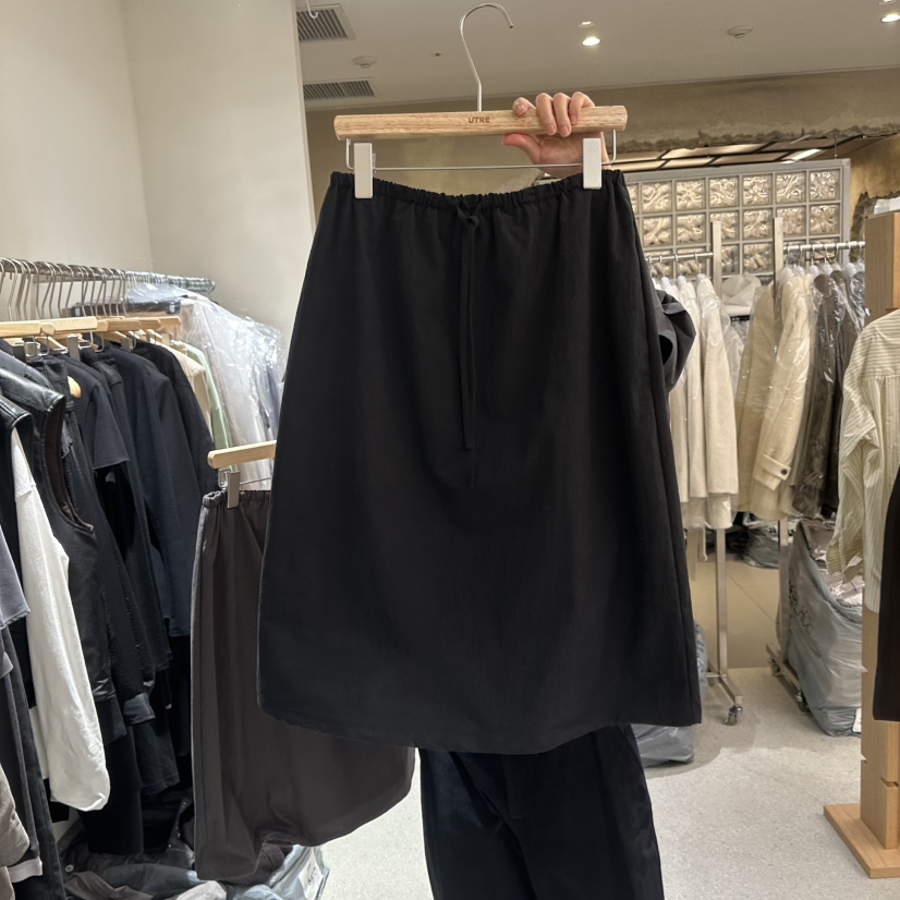UTRE韓國直郵女裝新品熱賣時尚人氣推薦半身裙中短裙金屬絲UTRE半身裙/中短裙圖色2