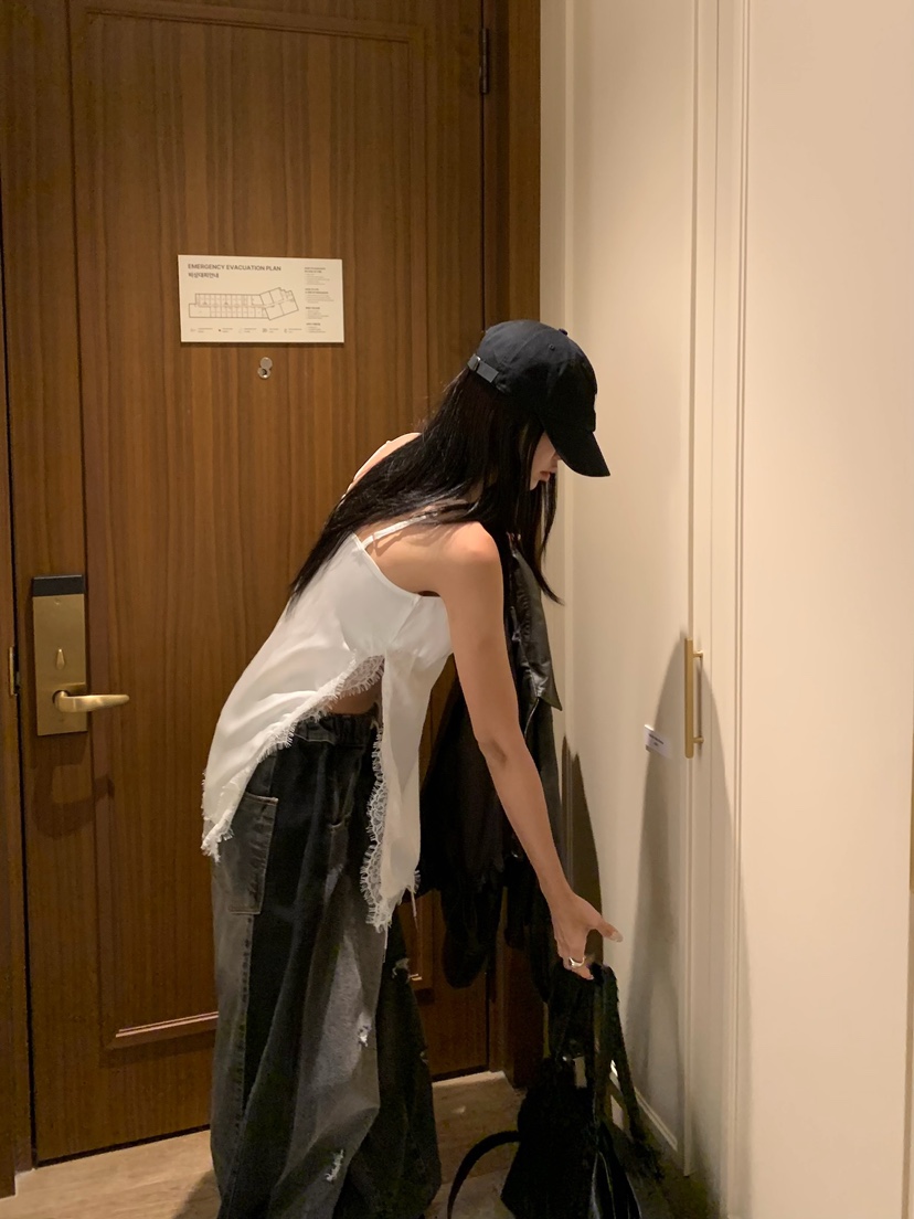 BADCALM東大門實拍女裝新品時尚人氣熱賣真品吊帶背心緞面BADCALM吊帶/背心