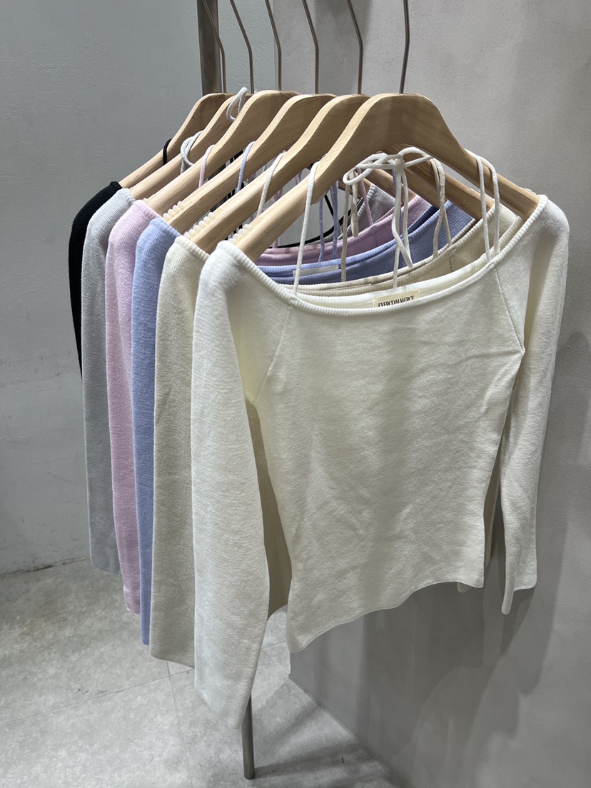 EVERCOMMERCE METICULOUSLY DESIGNED韓國代購女士新款推薦長袖T恤露肩EVERCOMMERCE METICULOUSLY DESIGNED長袖T恤