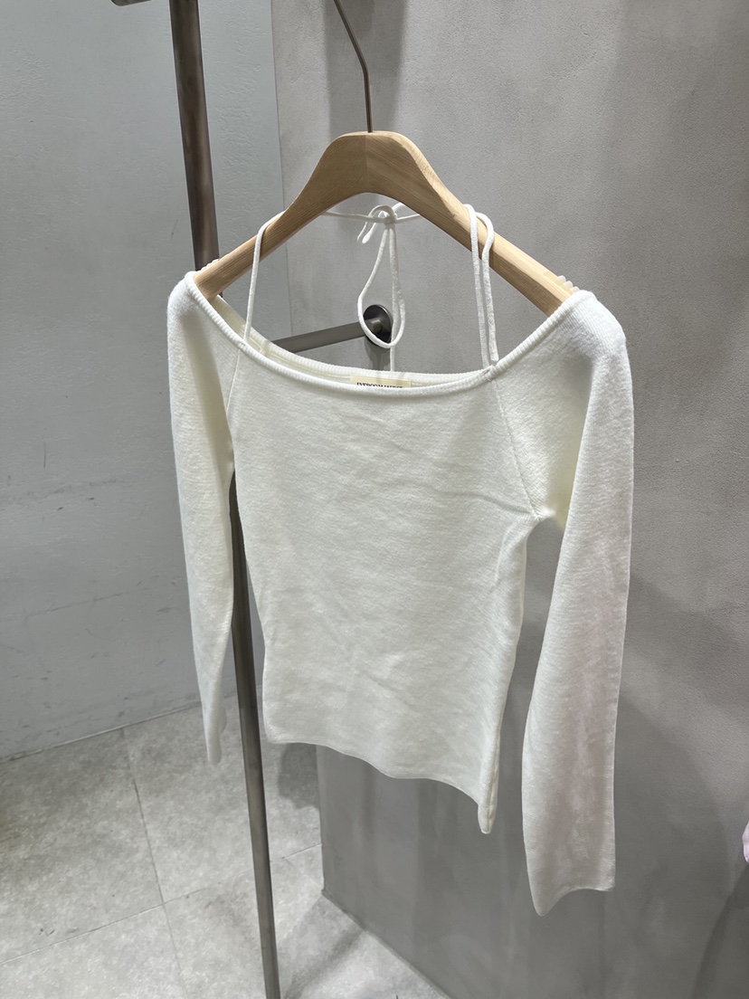 EVERCOMMERCE METICULOUSLY DESIGNED韓國代購女士新款推薦長袖T恤露肩EVERCOMMERCE METICULOUSLY DESIGNED長袖T恤圖色4