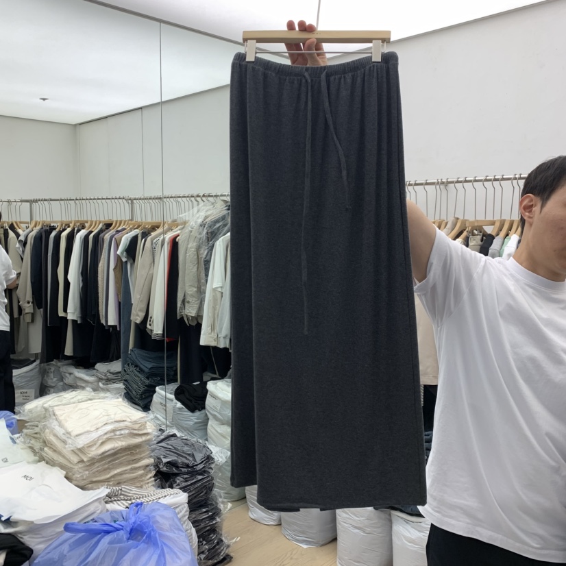 MOI-A東大門實拍女士新款時尚休閑人氣推薦真品長裙針織裙MOI-A長裙圖色1墨