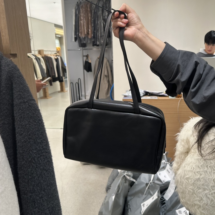 UTRE韓國代購女裝新品時尚真品熱賣休閑推薦單肩斜跨包羊皮UTRE單肩/斜跨包圖色3黑色