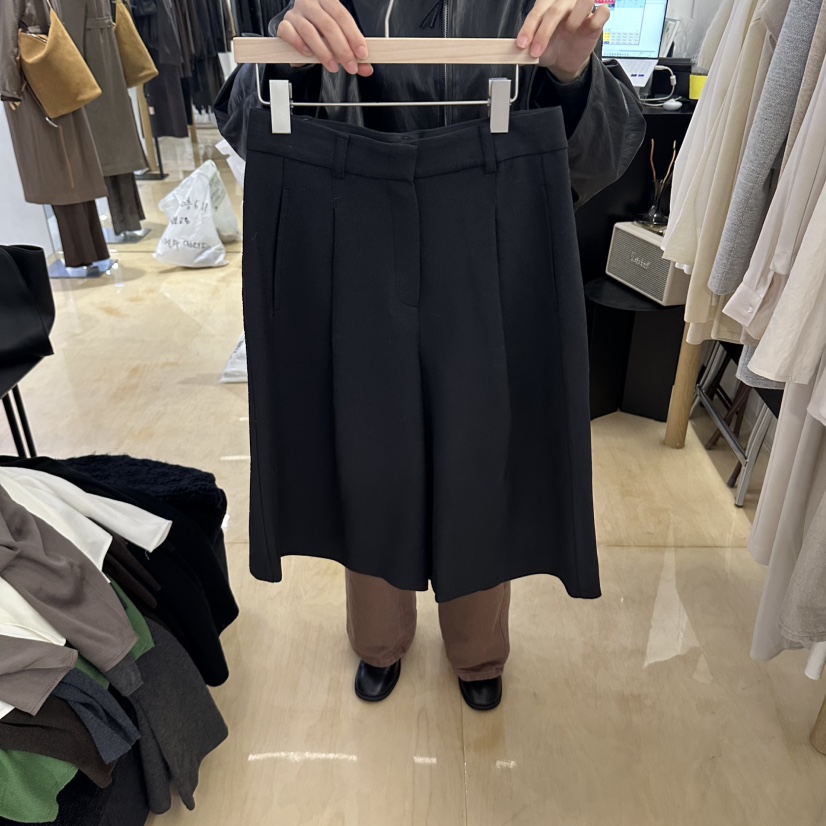 KOIVUE東大門直郵女士新款時尚推薦真品熱賣人氣休閑短褲KOIVUE短褲圖色2黑色