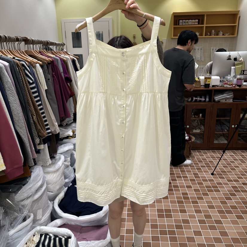 OURMOMENT韓國直郵女裝新品真品休閑時尚熱賣人氣連衣裙OPSOURMOMENT連衣裙圖色1