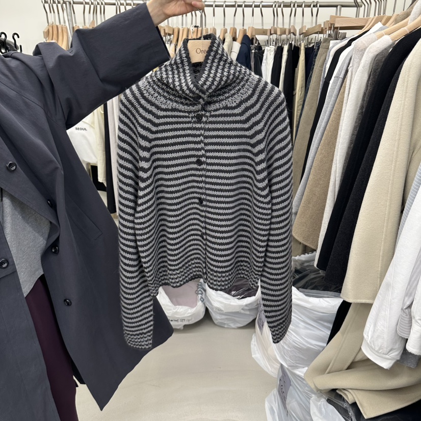 OREE韓國直郵女裝新款熱賣真品時尚人氣休閑推薦毛衣開襟衫Oree毛衣圖色2黑灰條紋