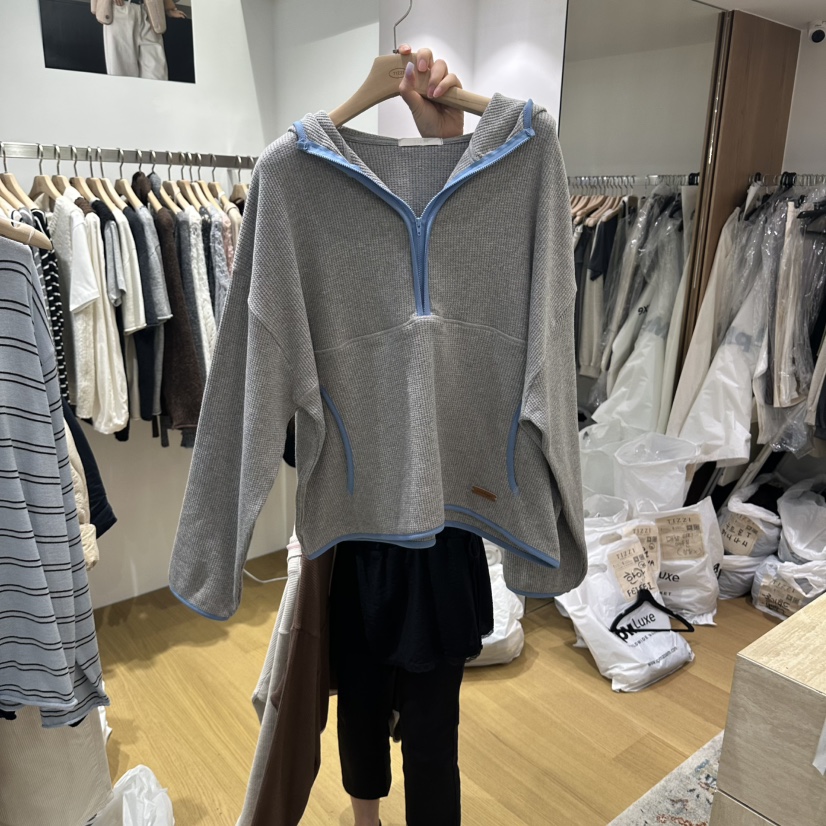 TIZZI東大門實拍女裝新款時尚熱賣休閑真品推薦人氣衛衣TIZZI衛衣圖色3