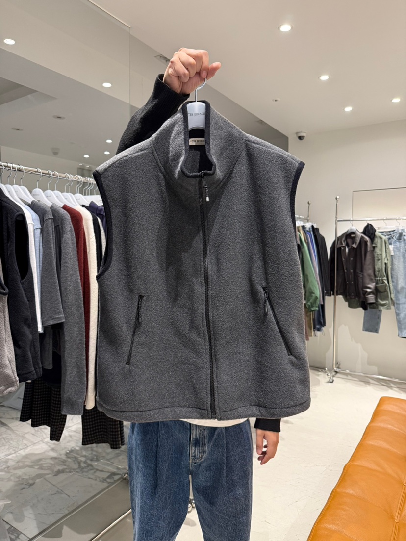 THE BRUNCH東大門實拍女裝新品推薦人氣熱賣時尚馬甲抓絨THE BRUNCH馬甲圖色2