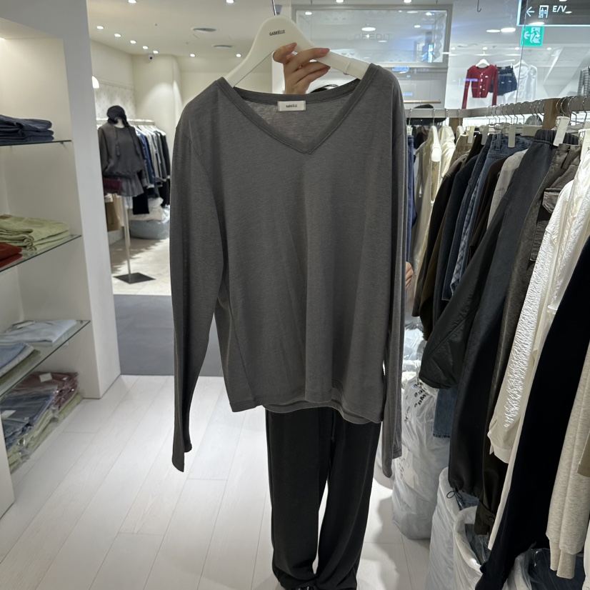GABRIELLE韓國直郵女士新品推薦熱賣人氣真品時尚長袖T恤V領GABRIELLE長袖T恤圖色4