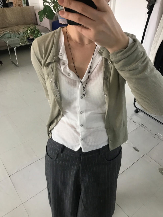 ROOOF東大門直郵女裝新款真品長袖T恤不含內搭和圍巾狗狗開衫ROOOF長袖T恤圖色4