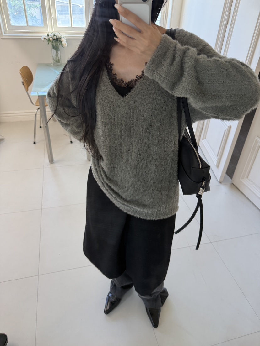 ELIA東大門代購女士新款時尚推薦真品人氣熱賣長袖T恤V領ELIA STUDIO長袖T恤