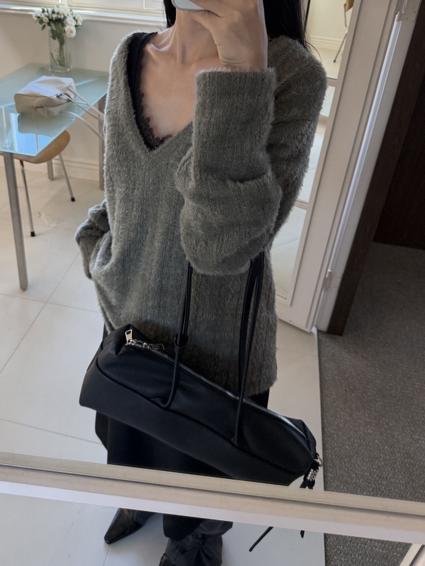 ELIA東大門代購女士新款時尚推薦真品人氣熱賣長袖T恤V領ELIA STUDIO長袖T恤