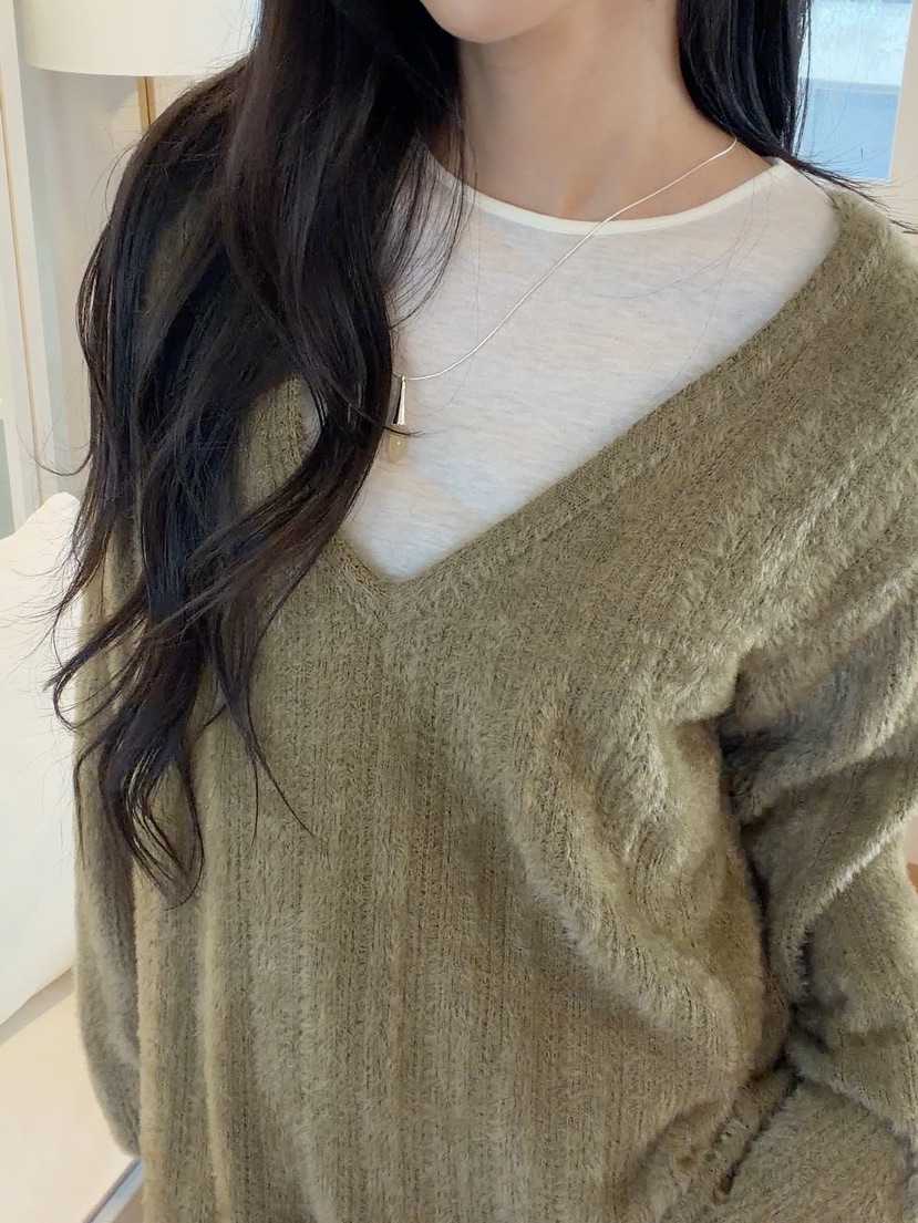 ELIA東大門代購女士新款時尚推薦真品人氣熱賣長袖T恤V領ELIA STUDIO長袖T恤