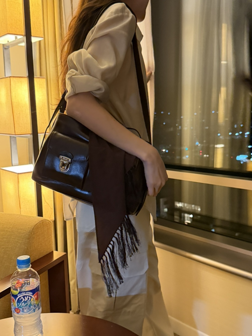 PERMISSION東大門直郵女裝新款時尚真品推薦人氣襯衫蕾絲衫PERMISSION襯衫/蕾絲衫