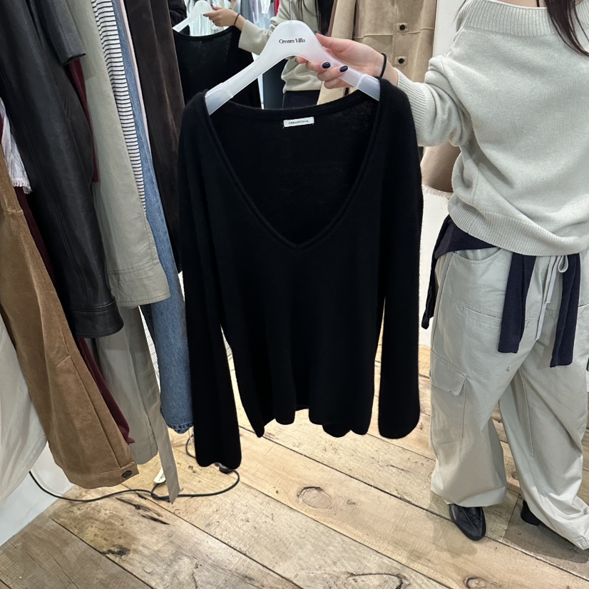 CREAM VILLA韓國直郵女士新品真品針織衫深V領浣熊CREAM VILLA針織衫圖色3黑色