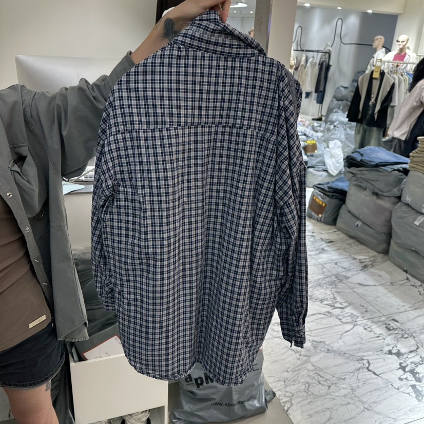 R U VAULT韓國直郵女裝新款推薦人氣真品時尚襯衫蕾絲衫R U VAULT襯衫/蕾絲衫