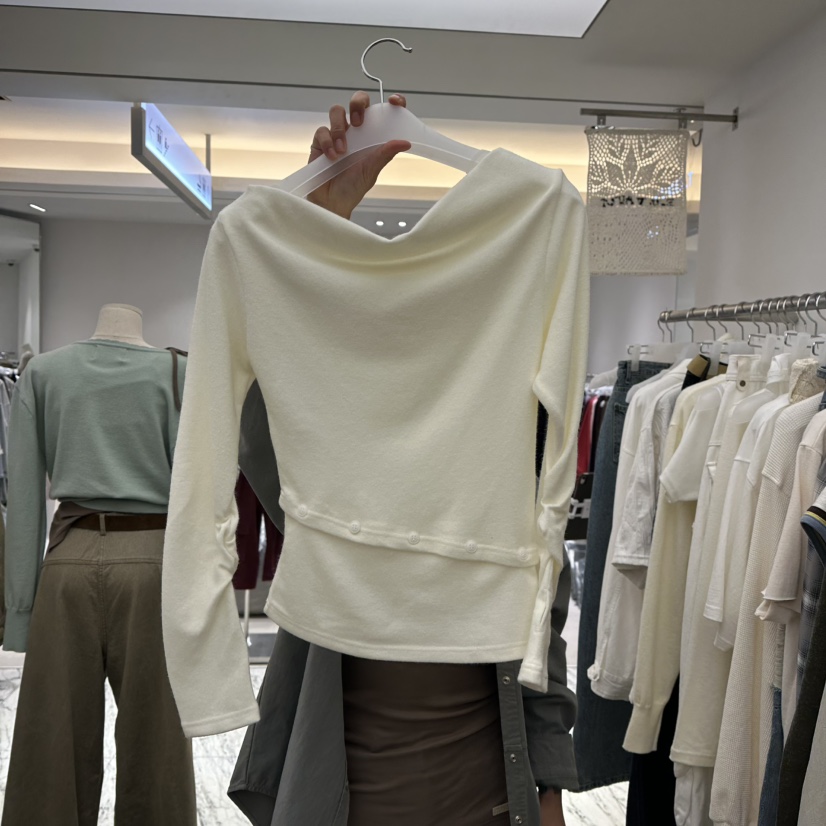 R U VAULT東大門直郵女裝新品時尚推薦熱賣休閑長袖T恤R U VAULT長袖T恤