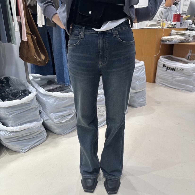 HELVETICA PLUS東大門實拍女士新品人氣時尚牛仔褲喇叭褲HELVETICA牛仔褲