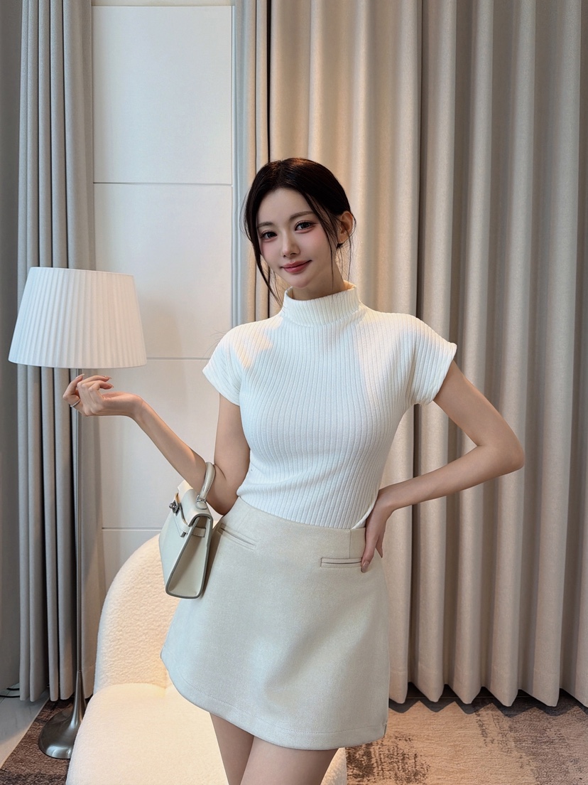 CLOTH韓國代購女士新品熱賣時尚休閑推薦真品人氣T恤高領CLOTHT恤圖色1
