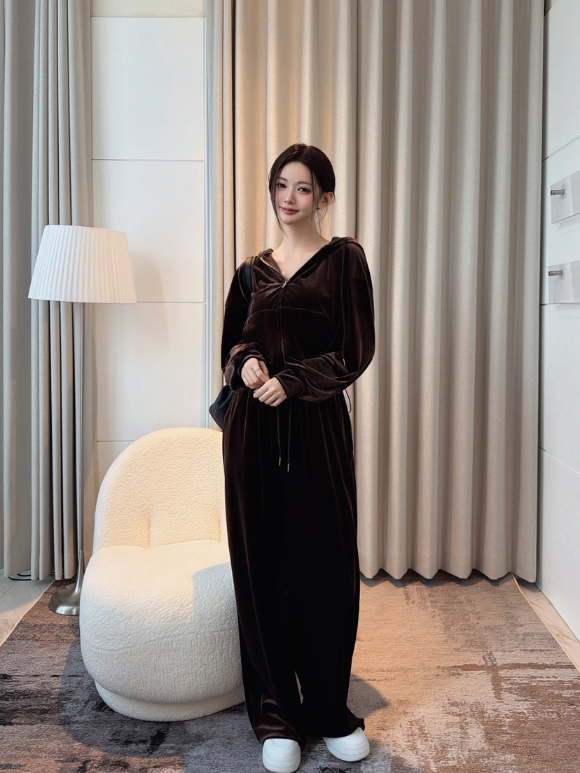 CLOTH韓國代購女裝新品人氣真品熱賣推薦套裝拉鏈連帽衫絨CLOTH套裝圖色1