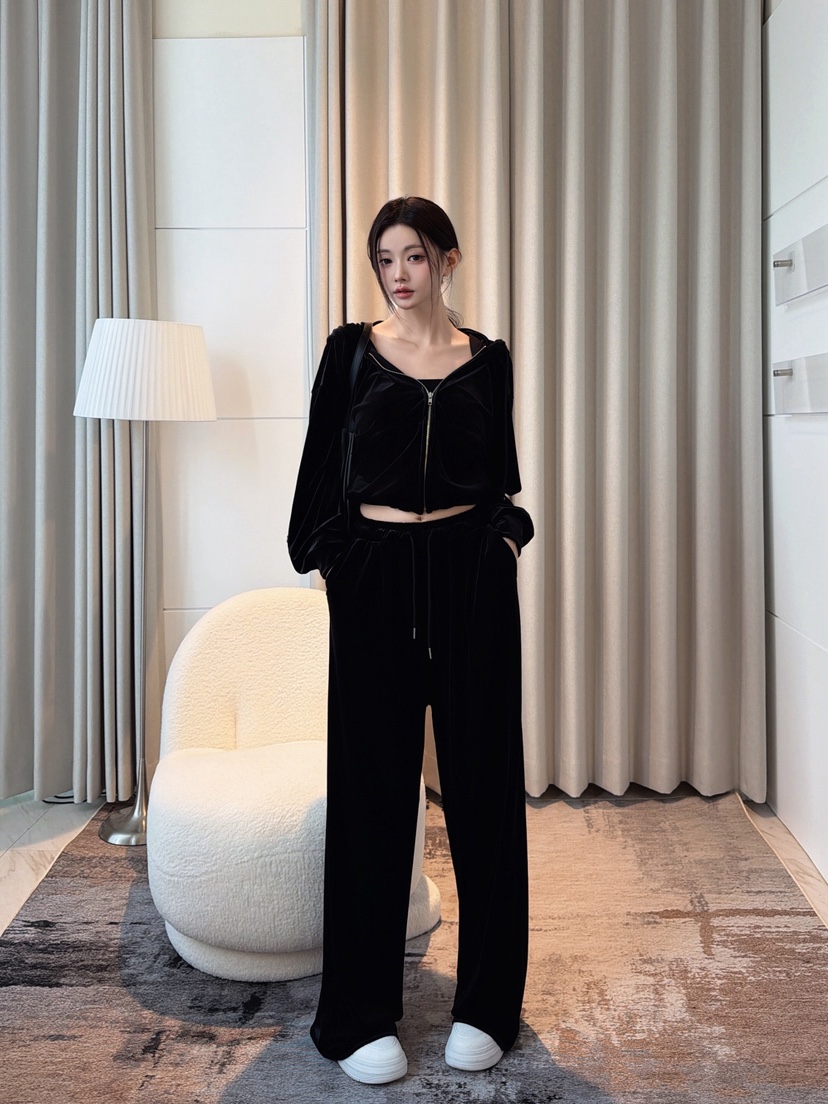 CLOTH韓國代購女裝新品人氣真品熱賣推薦套裝拉鏈連帽衫絨CLOTH套裝圖色2黑色