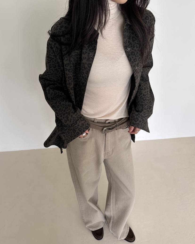 HOWDY/FACT THE NERD東大門代購女士新品熱賣推薦長袖T恤HOWDY/FACT THE NERD長袖T恤